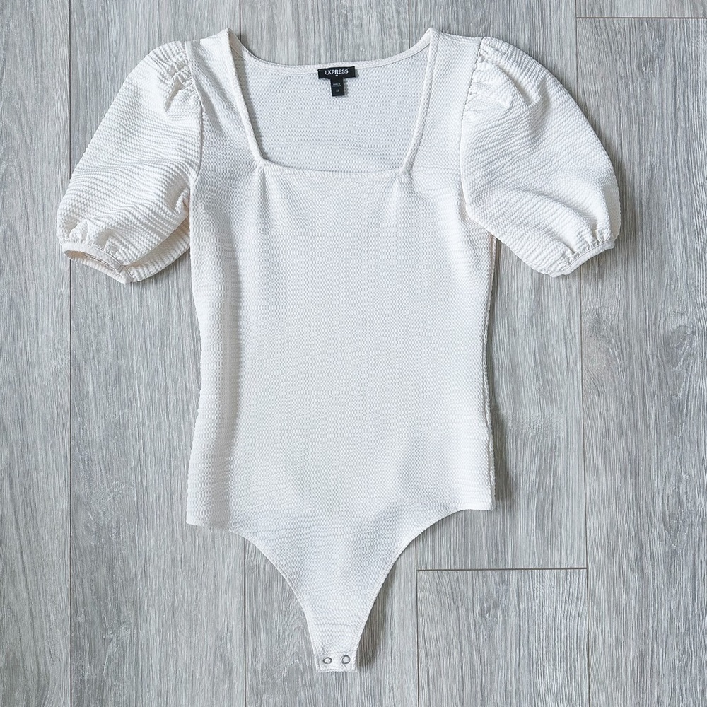 Express Off White Squared Neck Puffer Sleeve Bodysuit